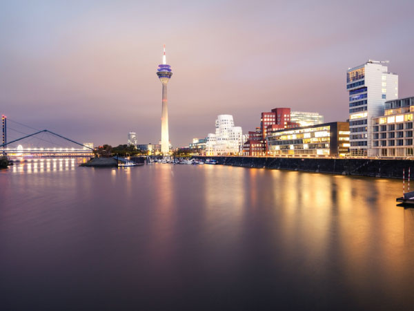 Düsseldorf Uçak Bileti